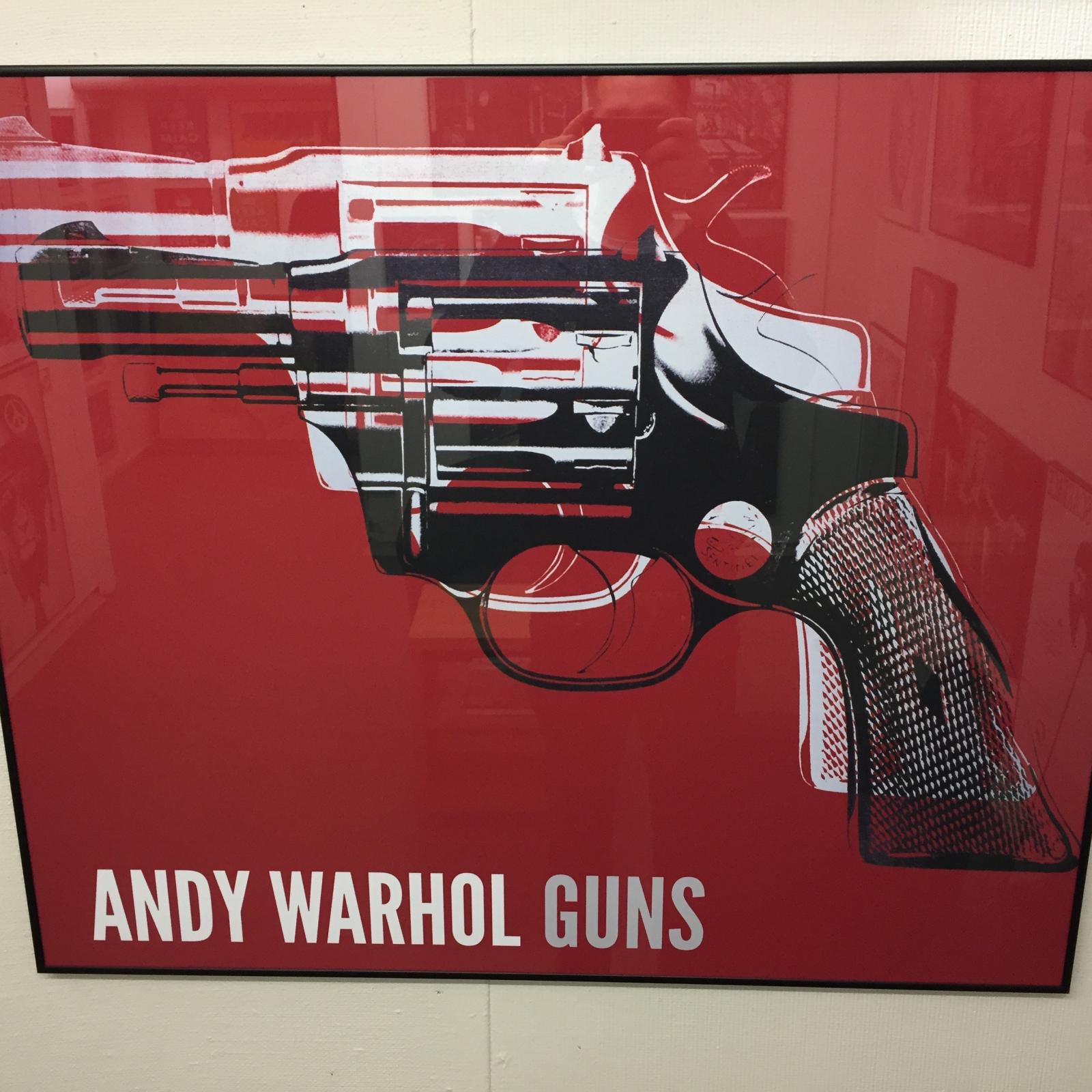 Kehystys kehystamo helsinki Andy Warhol Guns