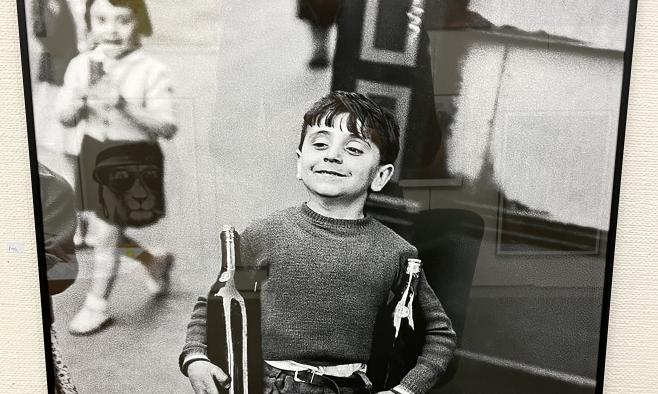 Henri Carter Bresson Little Boy with bottles of wine 1